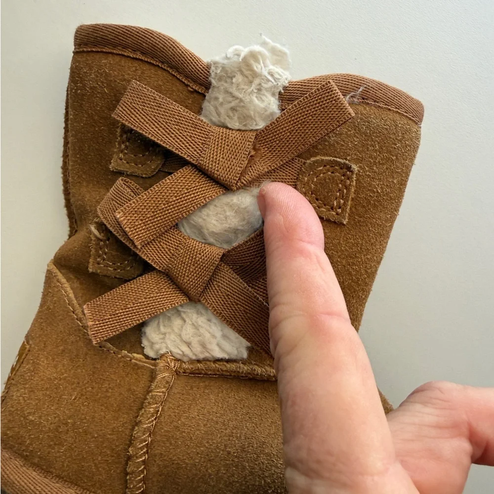 Kookaburra by Ugg Boots kids sz .10